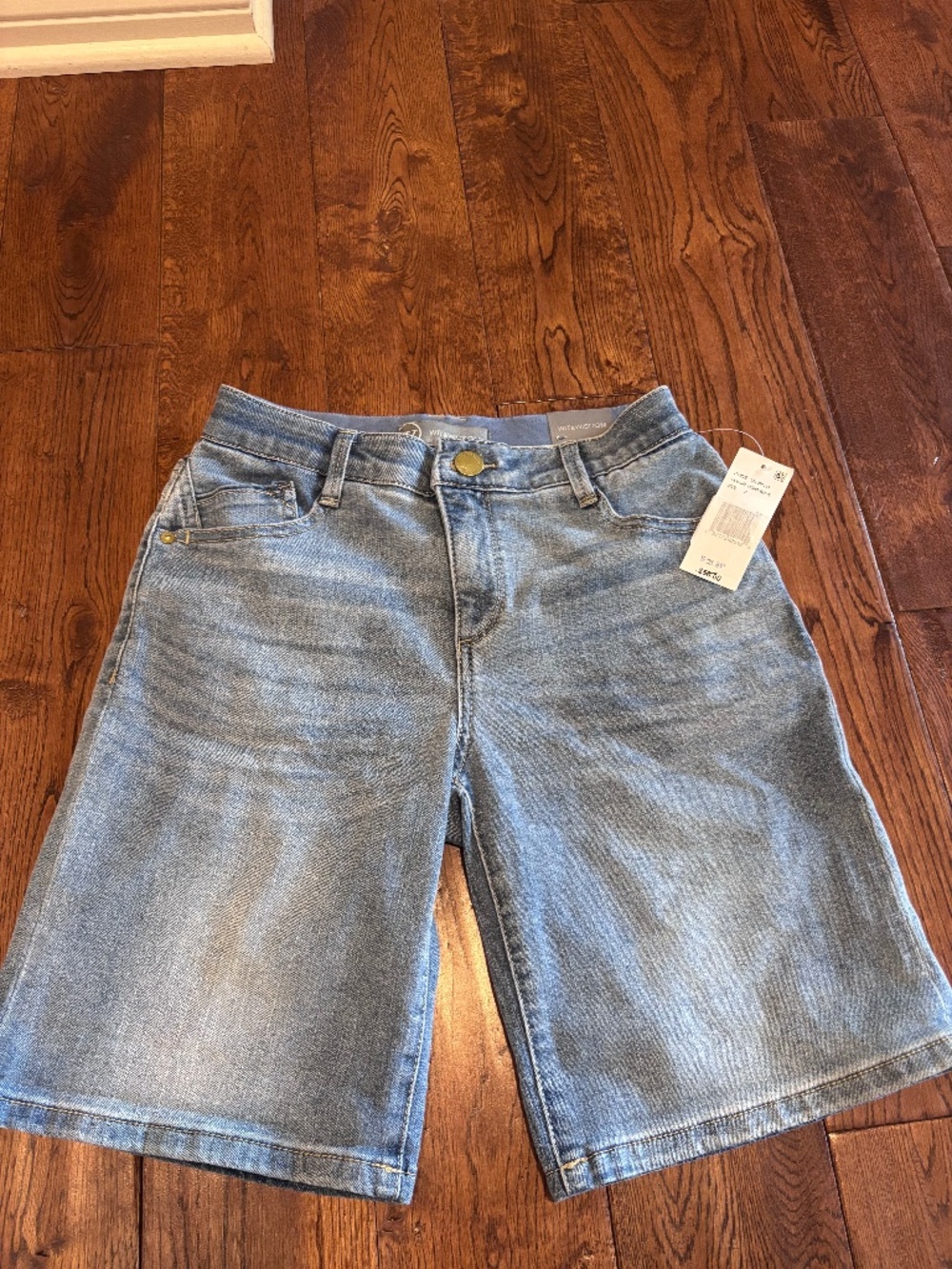 NWT Women’s size 2 Wit & Wisdom shorts